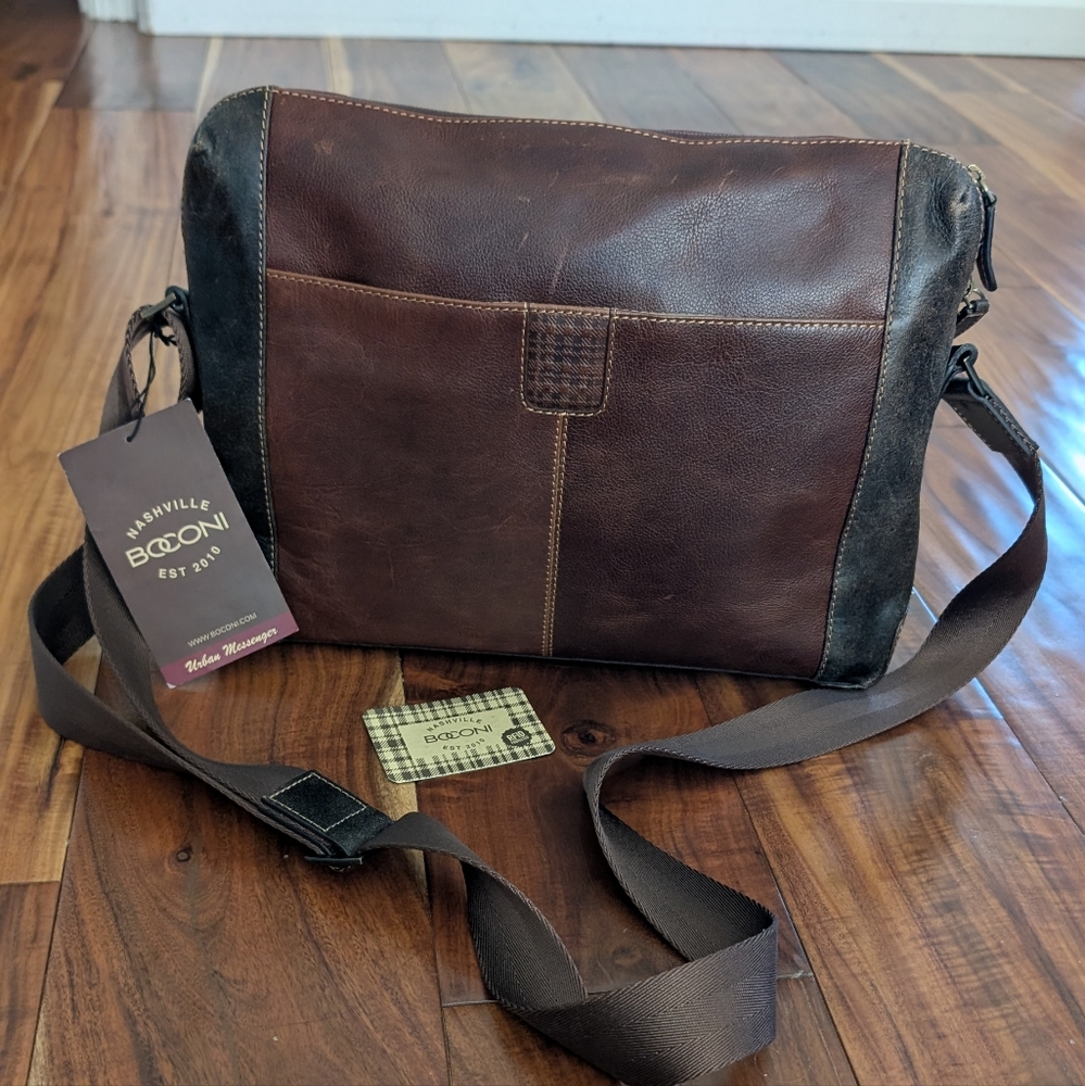 Boconi Nashville Urban Leather Zip Close Messenger Bag Nwt ❤️
